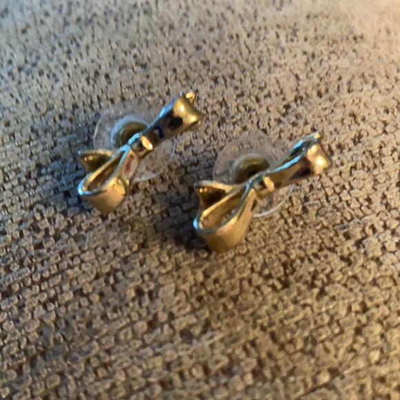 Kate Spade ♠️ Gold Bow Earrings. - Picture 3 of 9